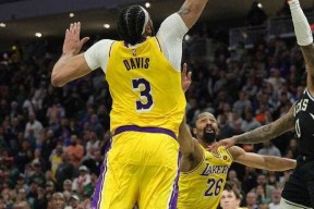 九游娱乐- 喀什大雄鹰浓眉哥 